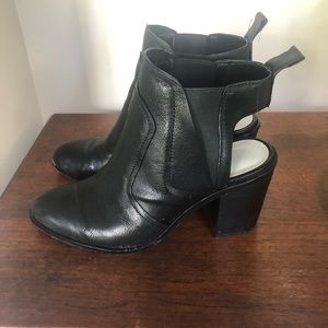 1.State Leban Cutout Bootie - black, 6.5